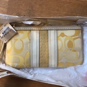 Coach Hamptons Optic Signature Stripe Wristlet